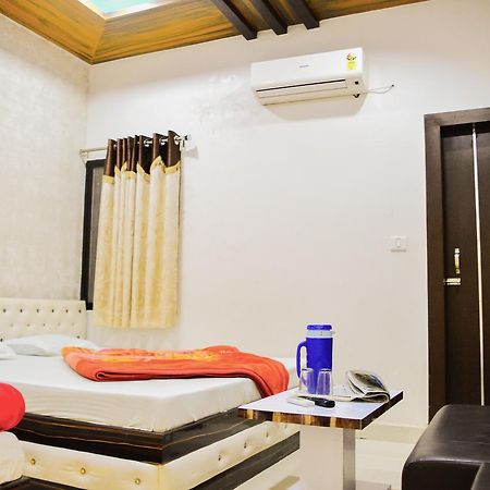 Hotel Shree Dwarkadhish Palace Ujjain Exterior photo