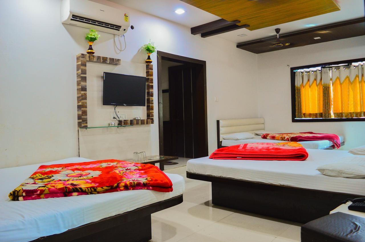 Hotel Shree Dwarkadhish Palace Ujjain Exterior photo