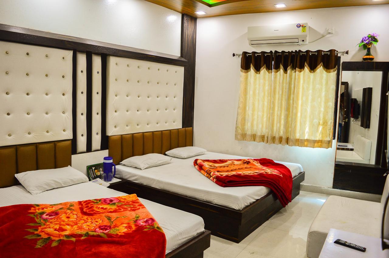 Hotel Shree Dwarkadhish Palace Ujjain Exterior photo