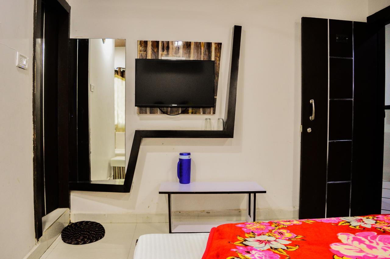 Hotel Shree Dwarkadhish Palace Ujjain Exterior photo