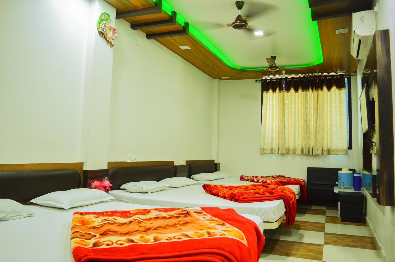 Hotel Shree Dwarkadhish Palace Ujjain Exterior photo